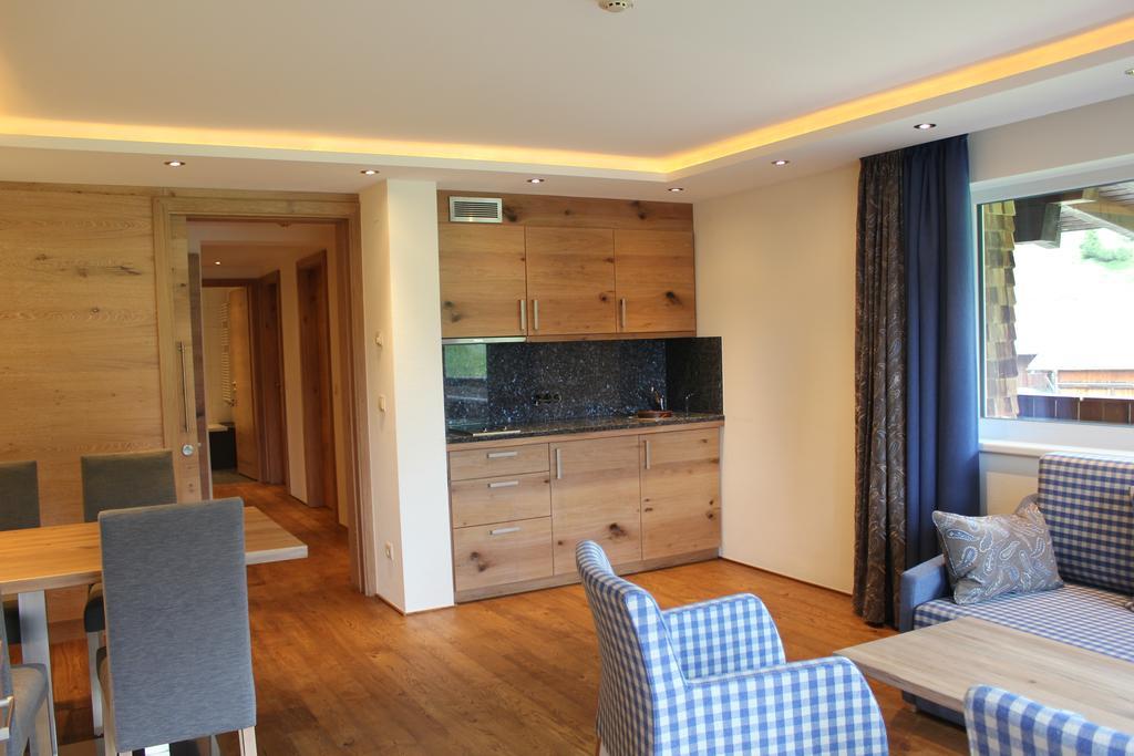 Hotel Garni Laerchenhof Lech am Arlberg Værelse billede